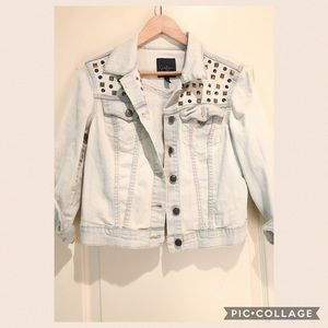 Studded Denim Jacket with Mid-length sleeves